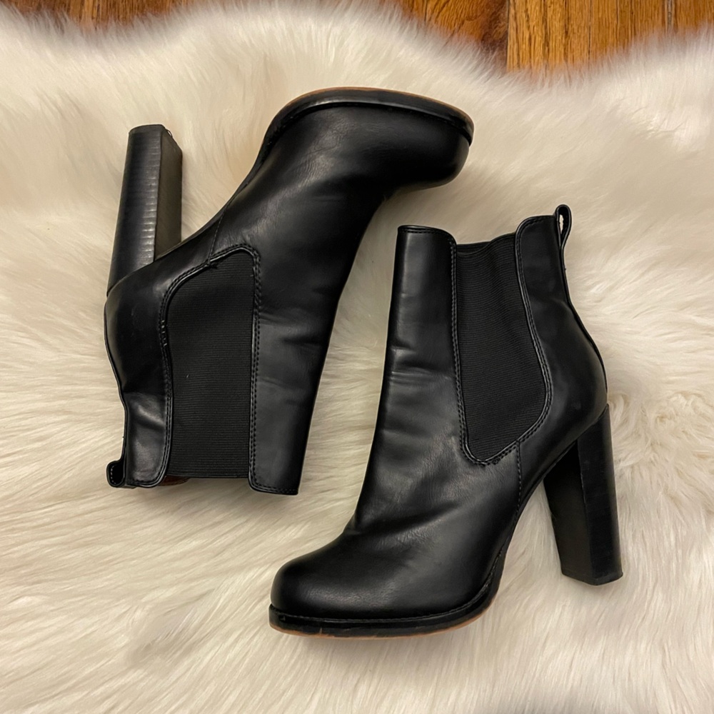 Loft Ann Taylor Black Heeled Boots